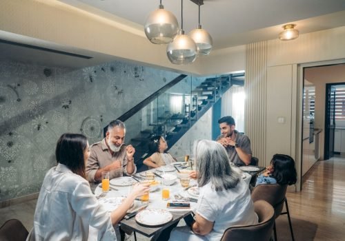 imgi_31_Family-time-at-Dining-Room (1)